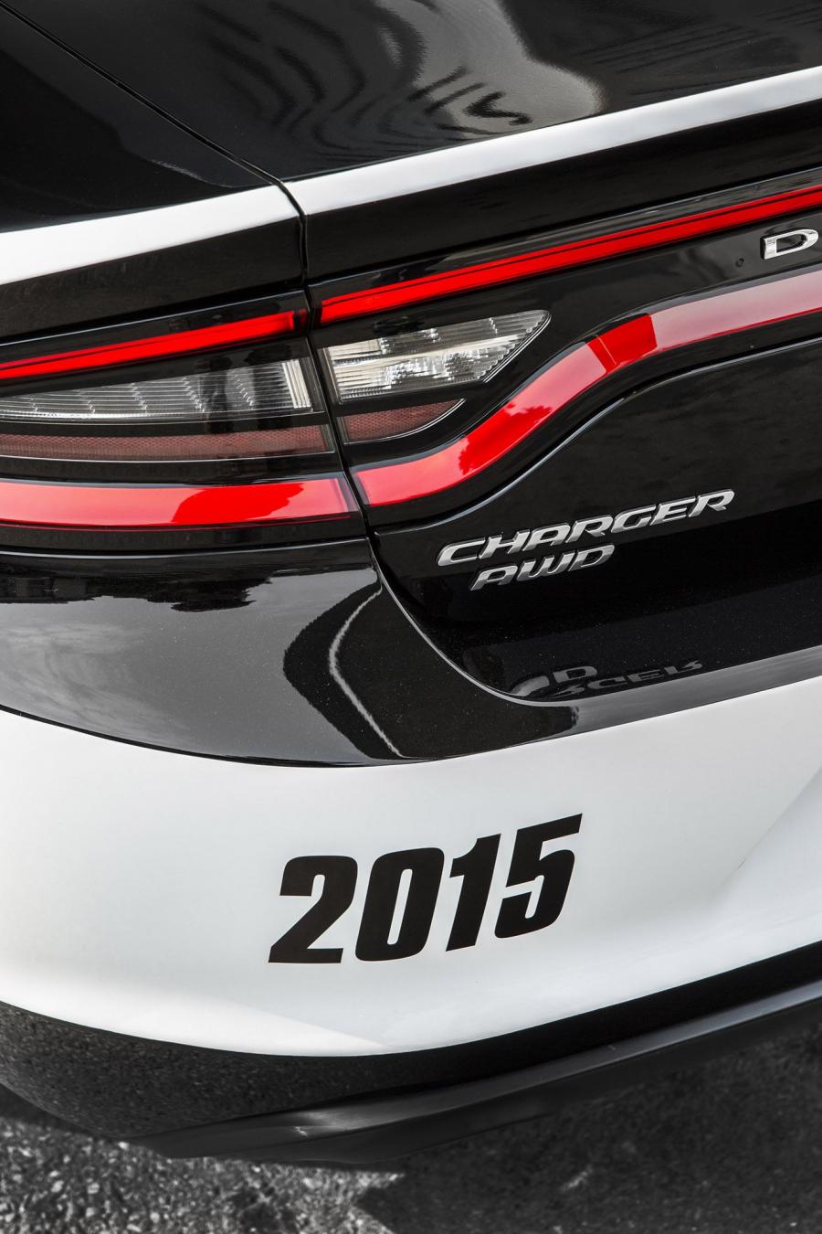  Dodge Charger Pursuit 2015 года  (фото 9 из 12)